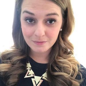 Meet your Posher, Courtney